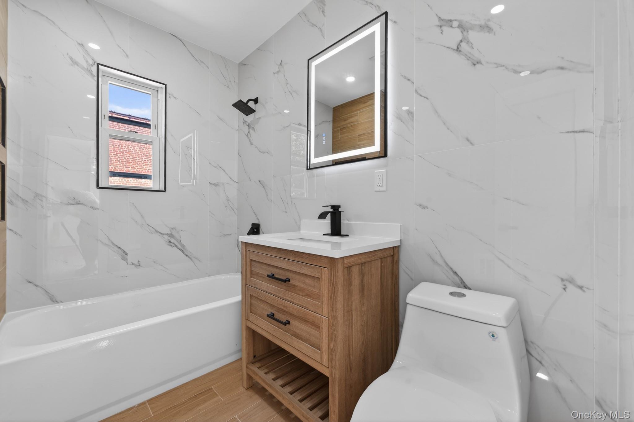 Single Family 218th  Bronx, NY 10469, MLS-1006029-9