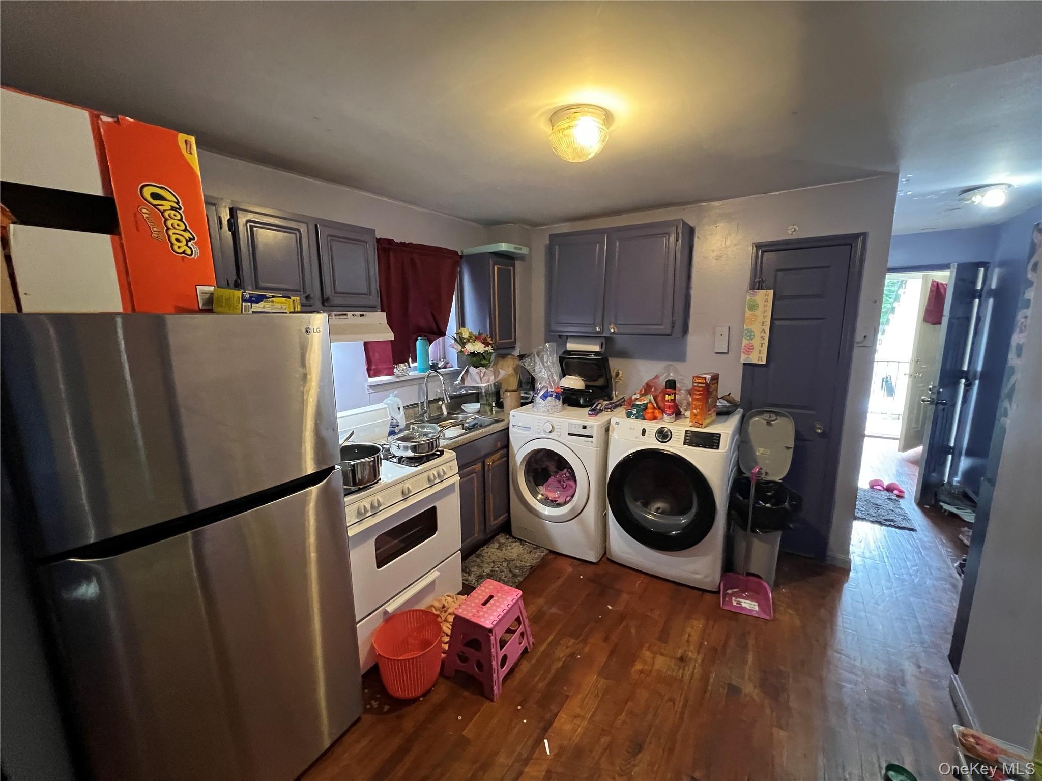 Single Family Ely Avenue Bronx, NY 10469, MLS-1006034-12