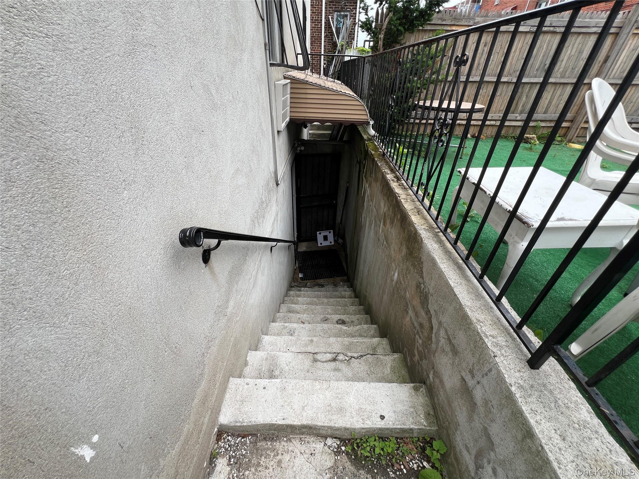 Single Family Ely Avenue Bronx, NY 10469, MLS-1006034-19