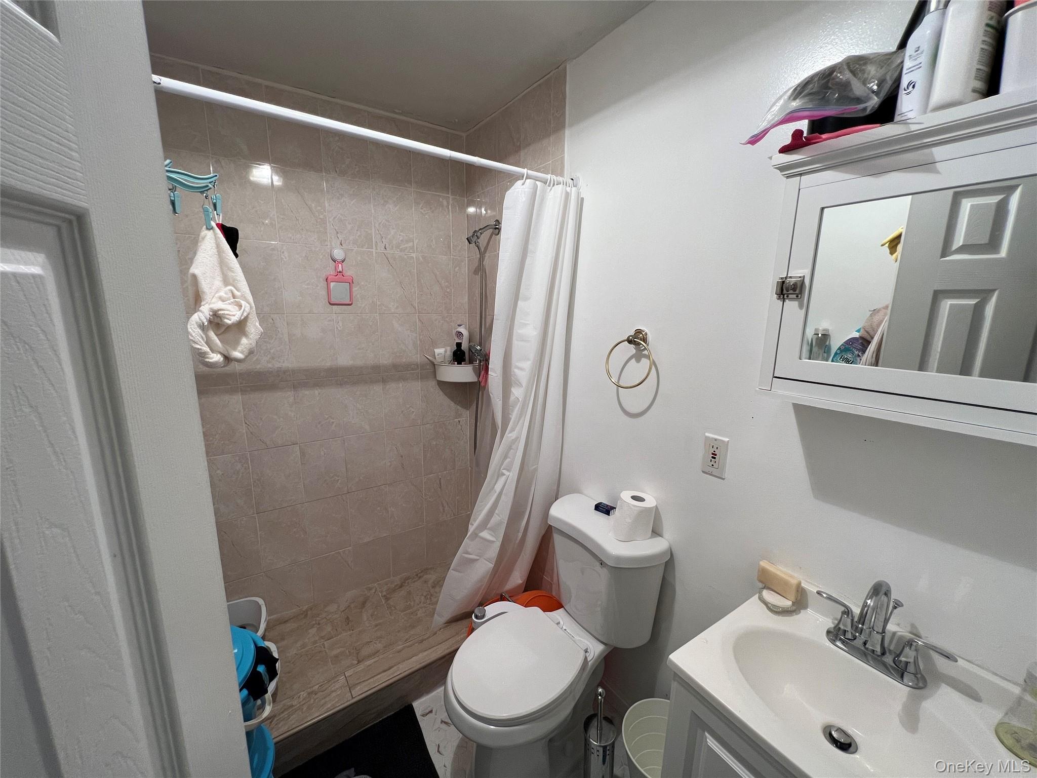 Single Family Ely Avenue Bronx, NY 10469, MLS-1006034-3
