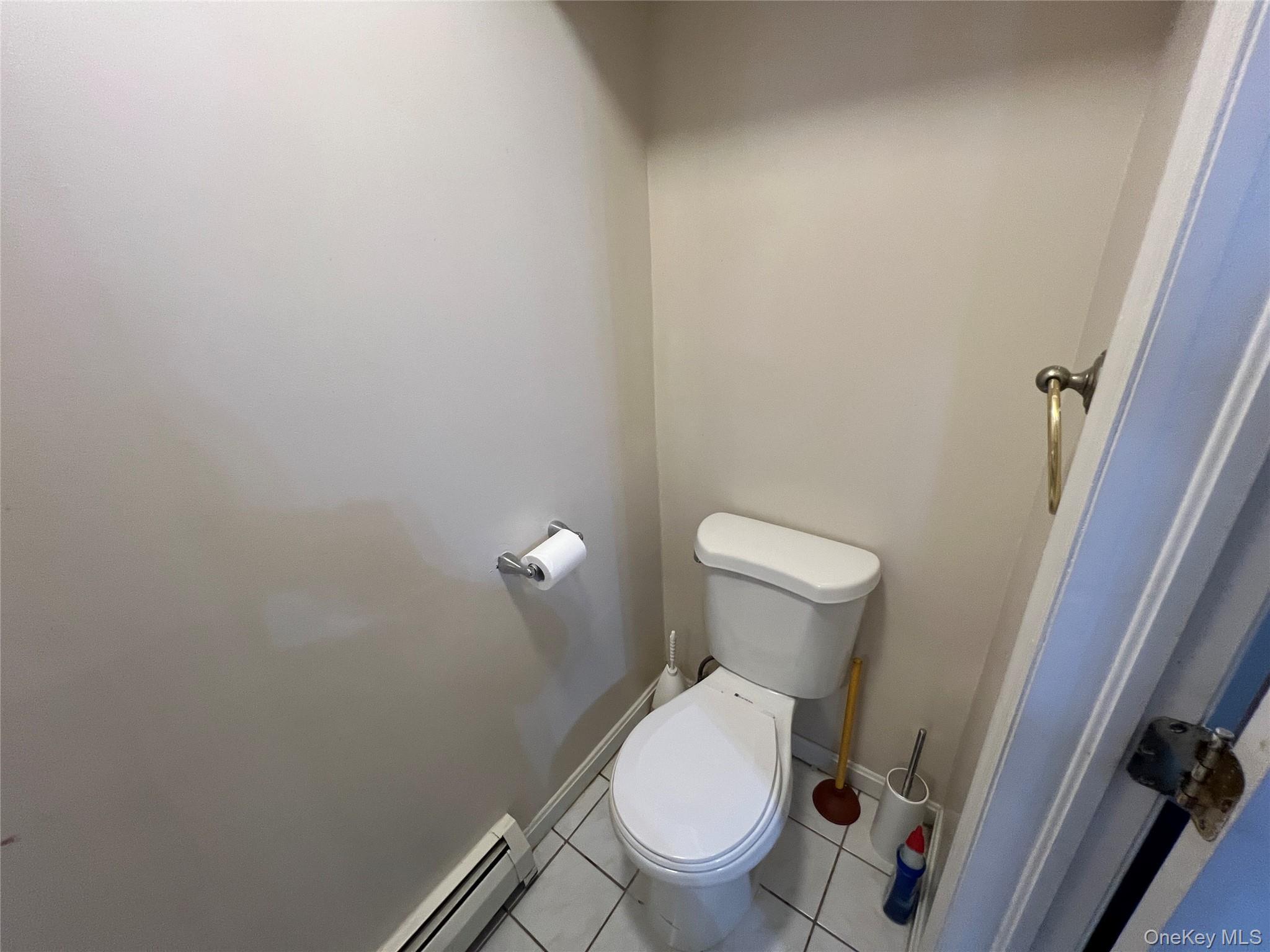 Single Family Ely Avenue Bronx, NY 10469, MLS-1006034-6