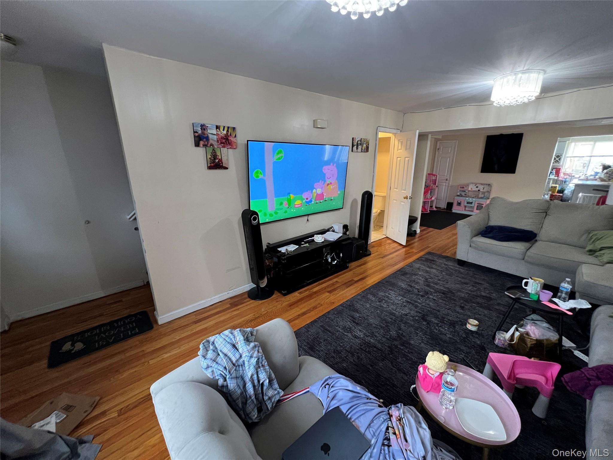 Single Family Ely Avenue Bronx, NY 10469, MLS-1006034-8