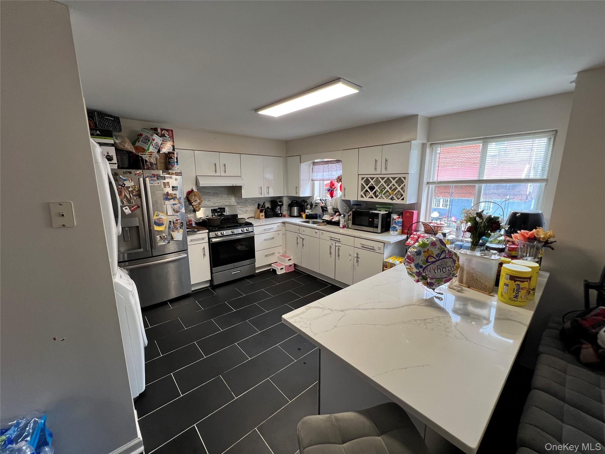 Single Family Ely Avenue Bronx, NY 10469, MLS-1006034-9