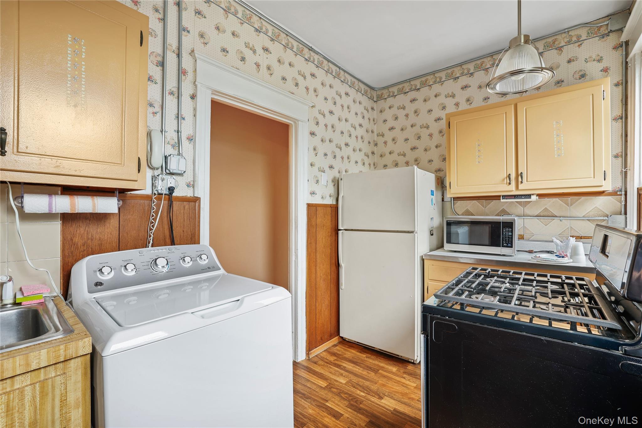 Single Family Kearney  Bronx, NY 10465, MLS-1006048-13
