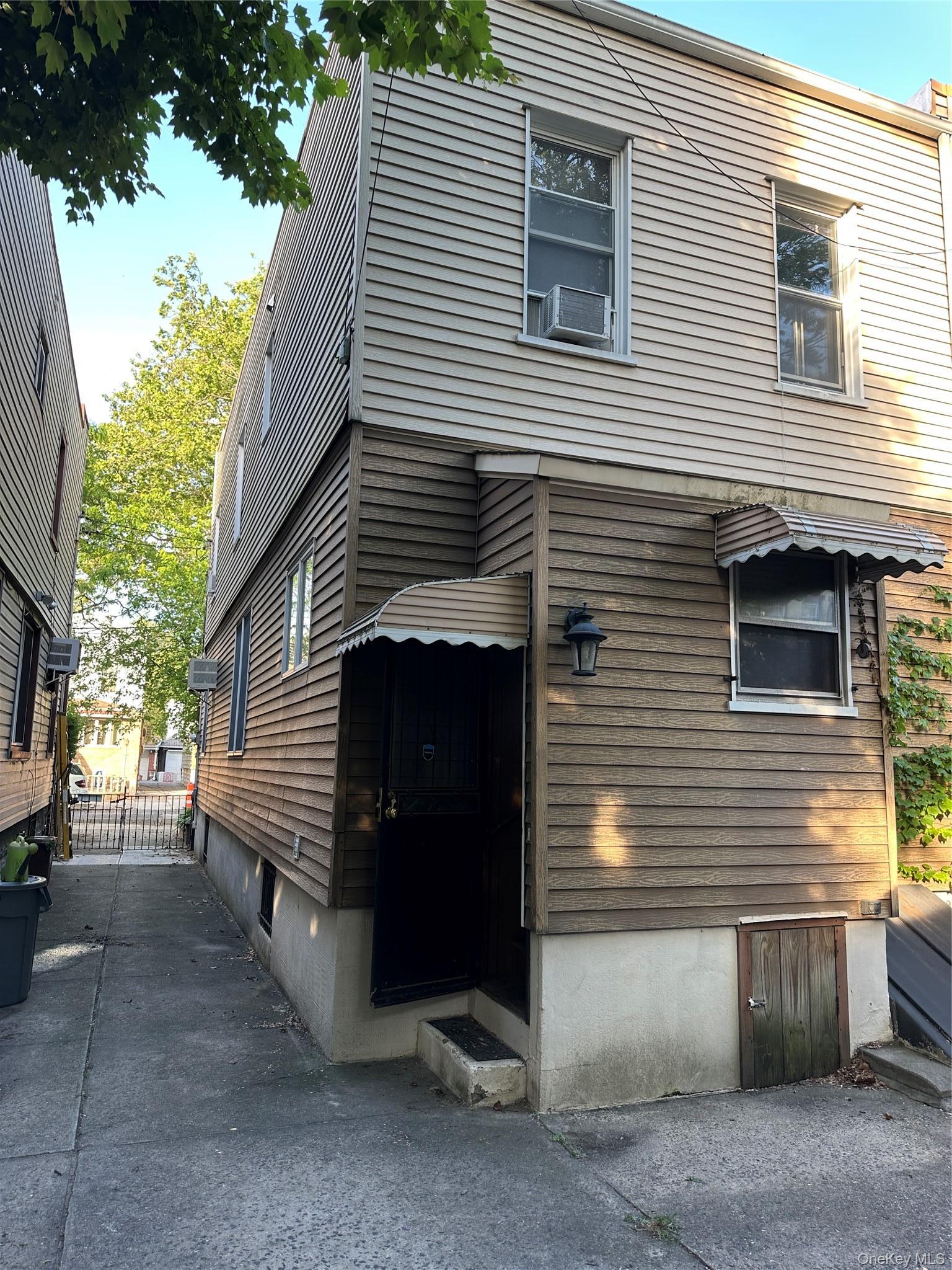 Single Family 65th Queens, NY 11385, MLS-1006055-2