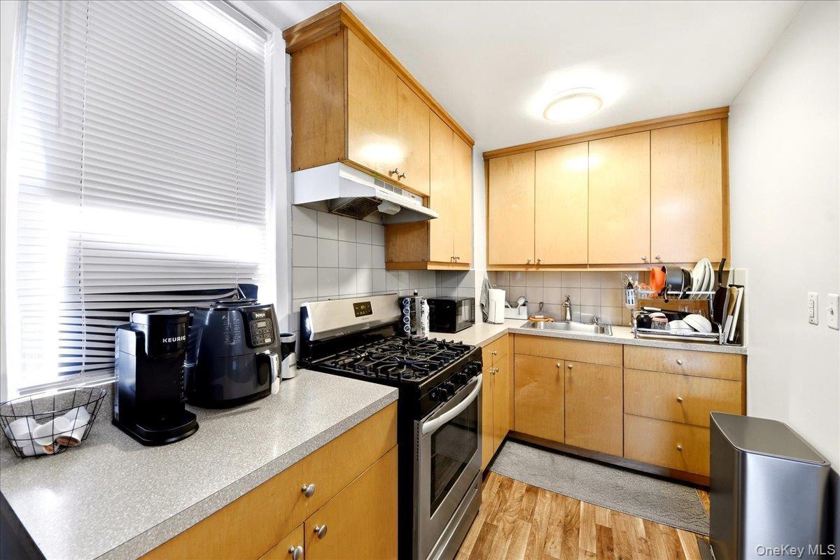Single Family Hyatt Avenue  Westchester County, NY 10704, MLS-1006057-9