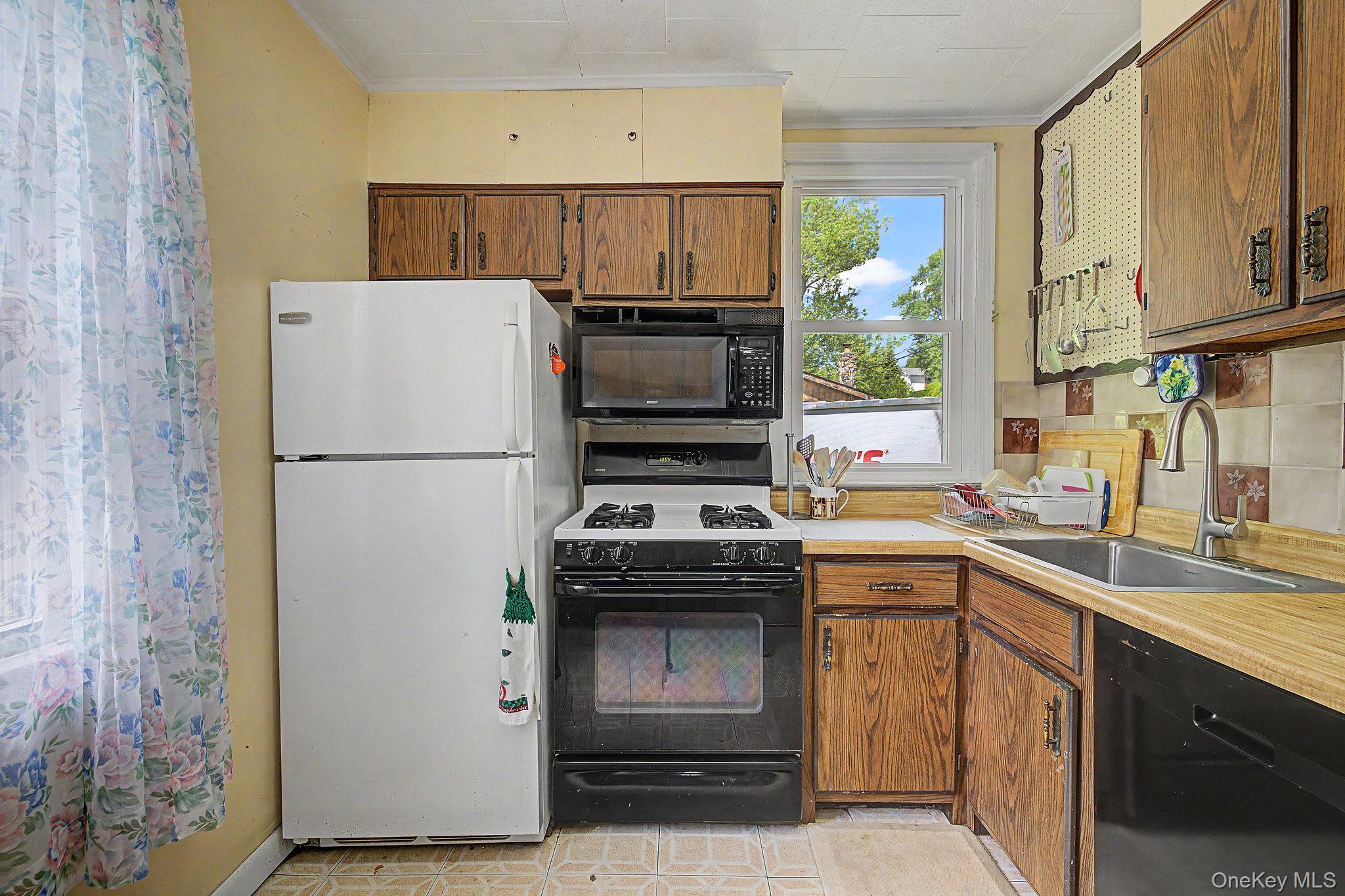 Single Family Putnam Drive Putnam County, NY 10512, MLS-1006076-13