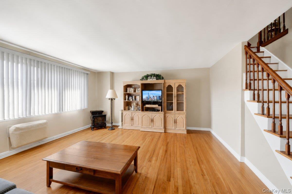 Single Family Logan  Bronx, NY 10465, MLS-1006149-15