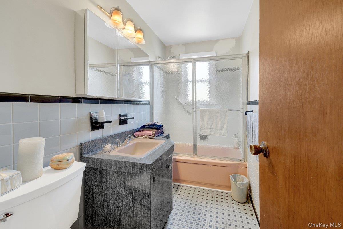 Single Family Logan  Bronx, NY 10465, MLS-1006149-19