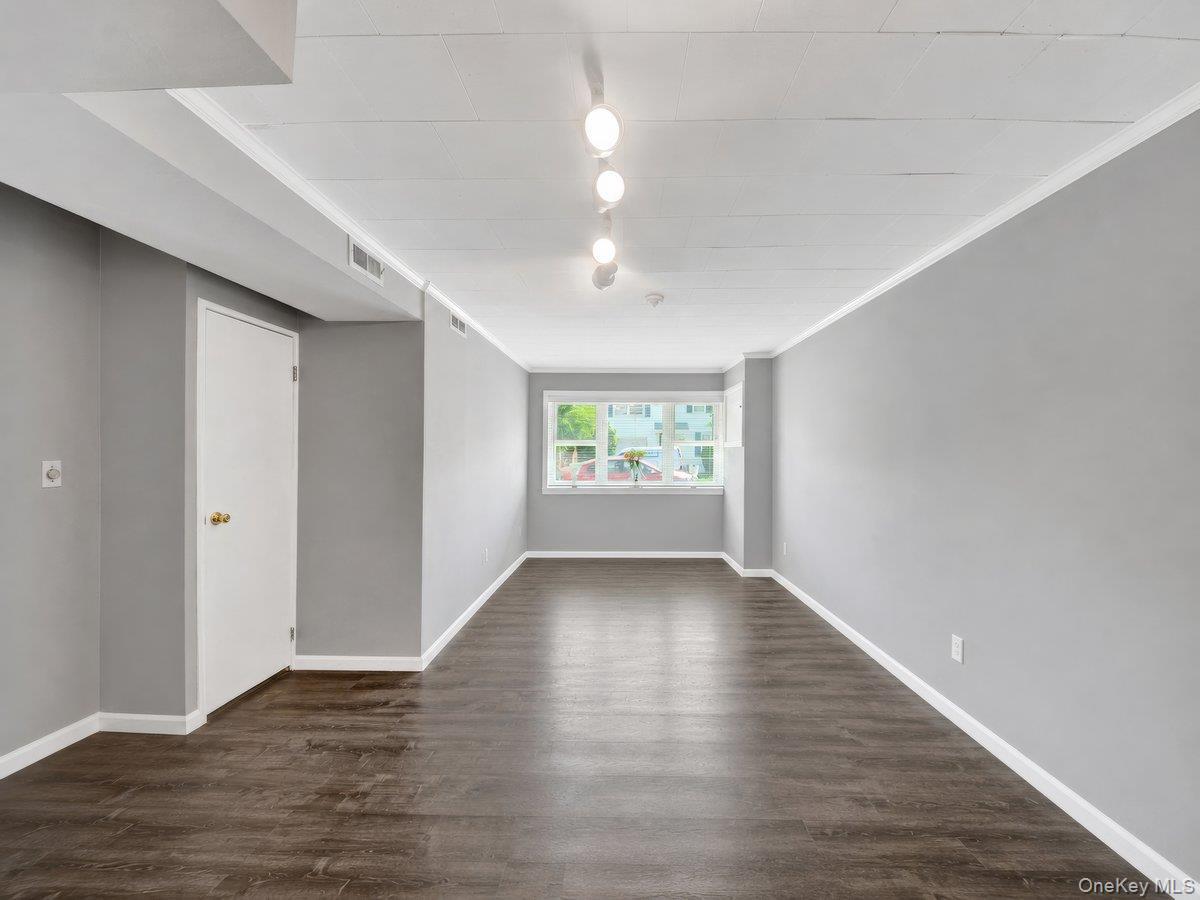 Single Family Logan  Bronx, NY 10465, MLS-1006149-4