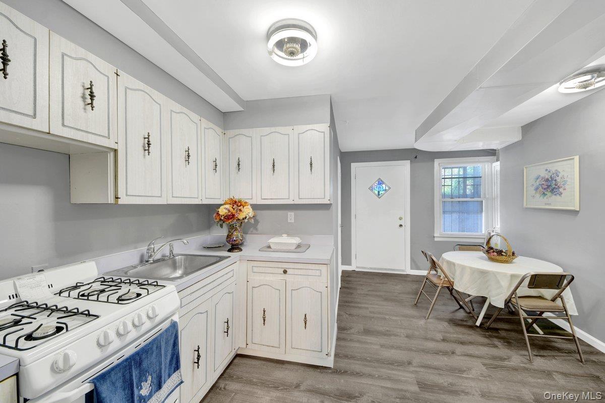 Single Family Logan  Bronx, NY 10465, MLS-1006149-8