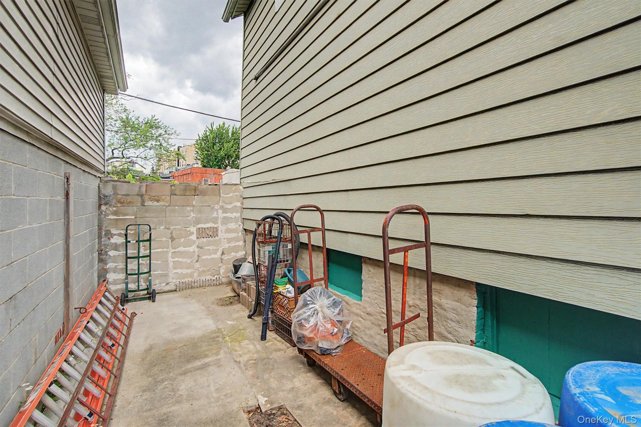 Single Family Merry Avenue Bronx, NY 10461, MLS-1006195-28