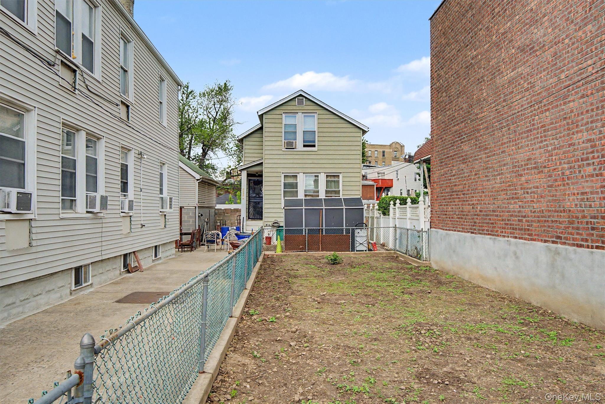 Single Family Merry Avenue Bronx, NY 10461, MLS-1006195-4