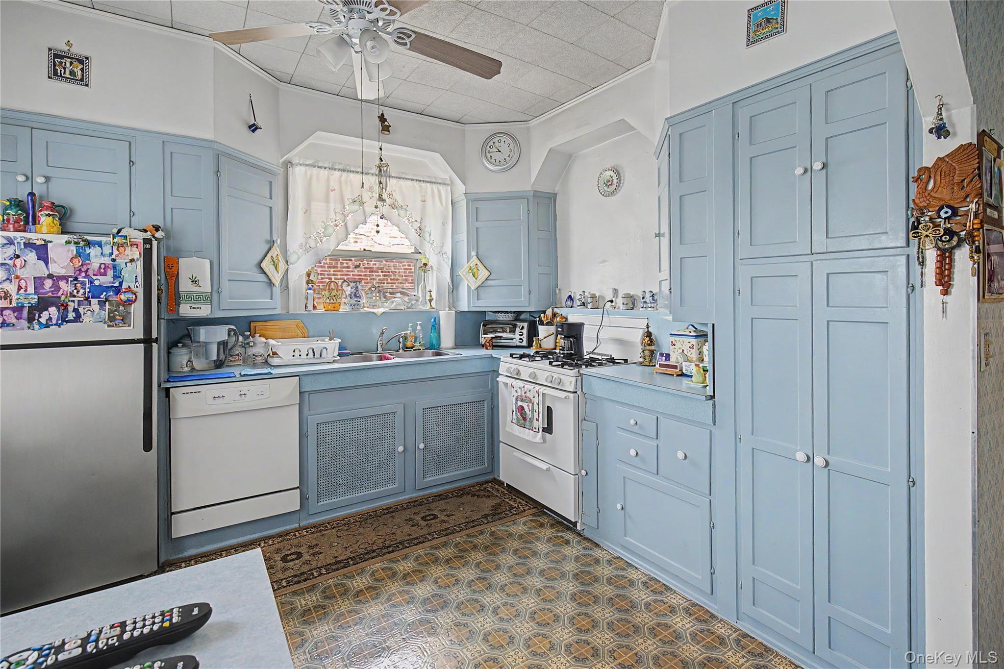 Single Family 217th Street  Queens, NY 11364, MLS-1006255-15