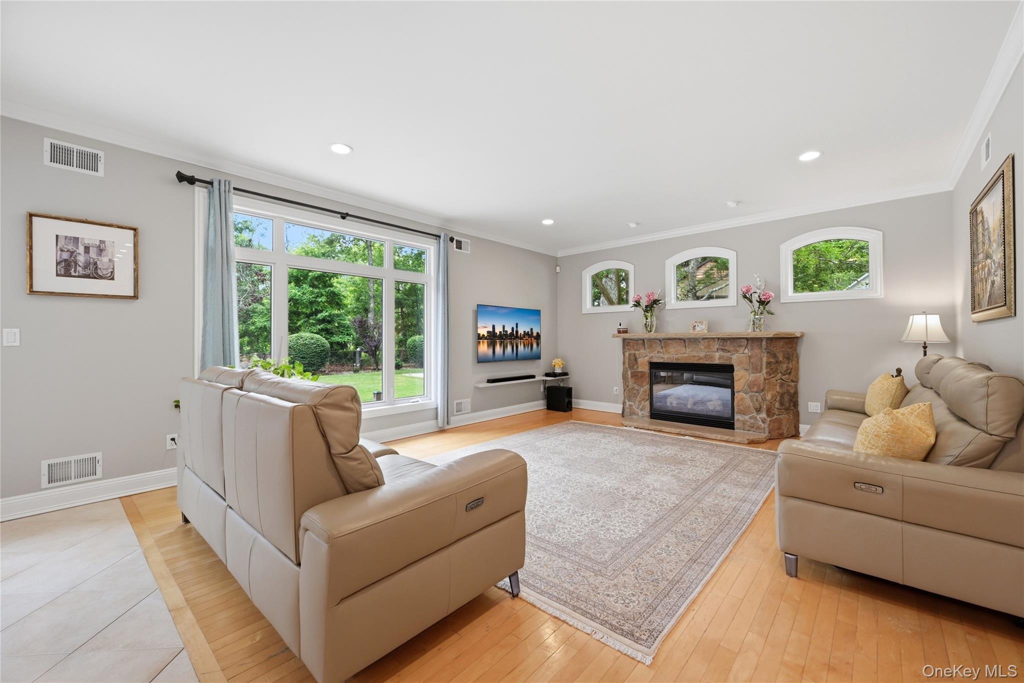 Single Family South Path Suffolk County, NY 11933, MLS-1006261-17