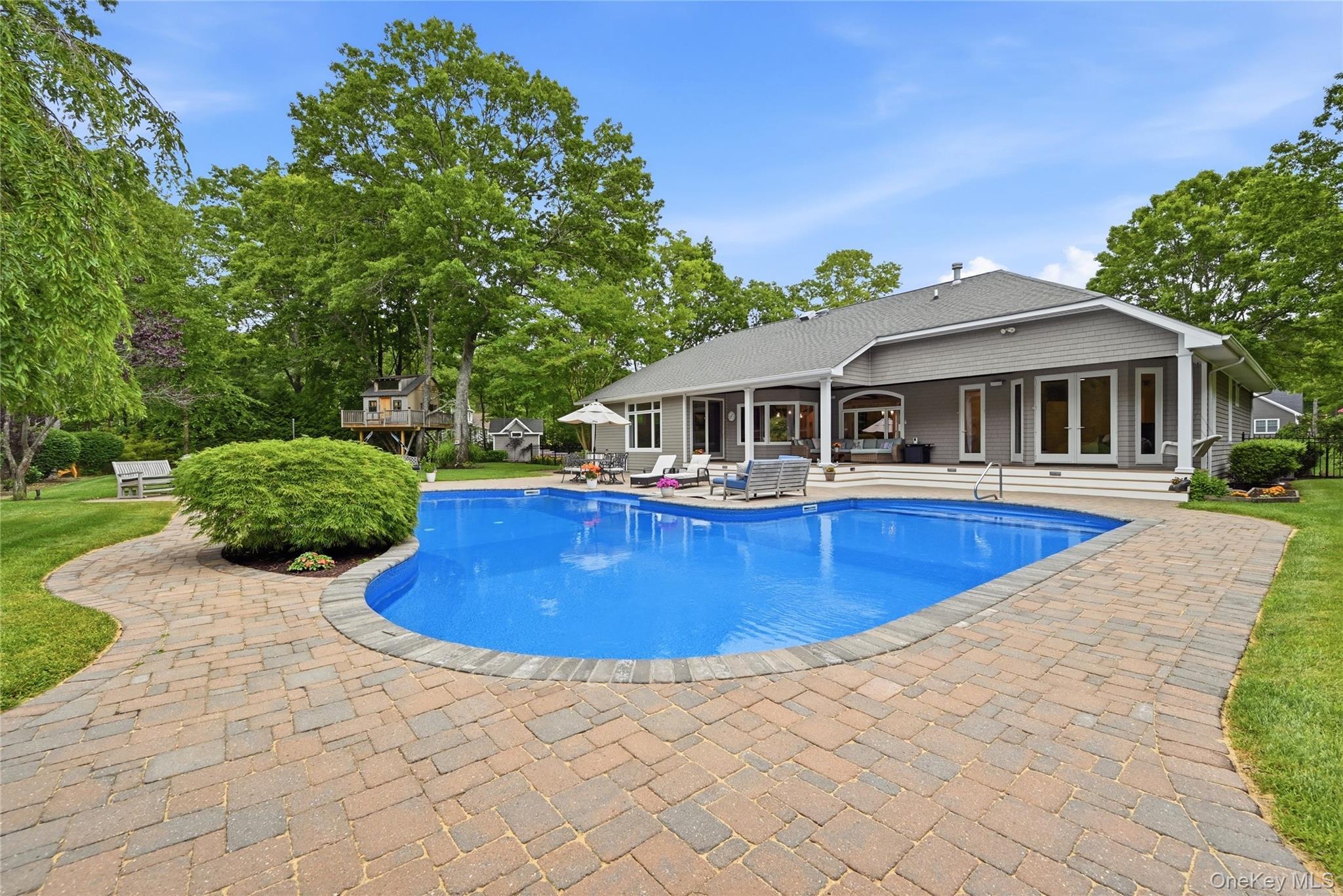 Single Family South Path Suffolk County, NY 11933, MLS-1006261-47