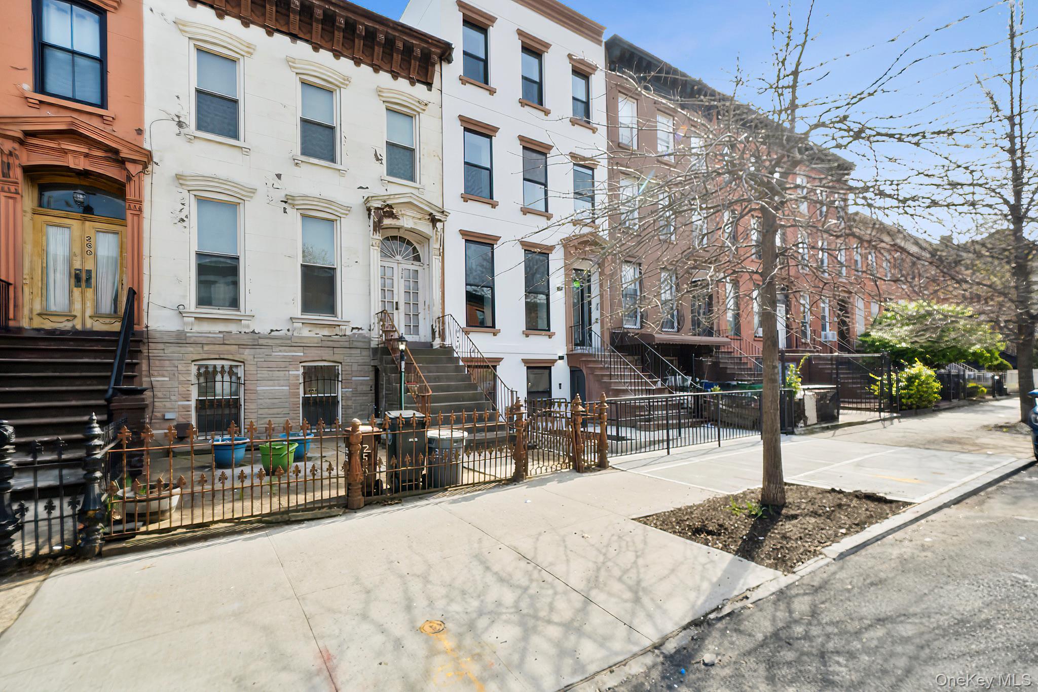 Condo Putnam  Brooklyn, NY 11216, MLS-1006279-2