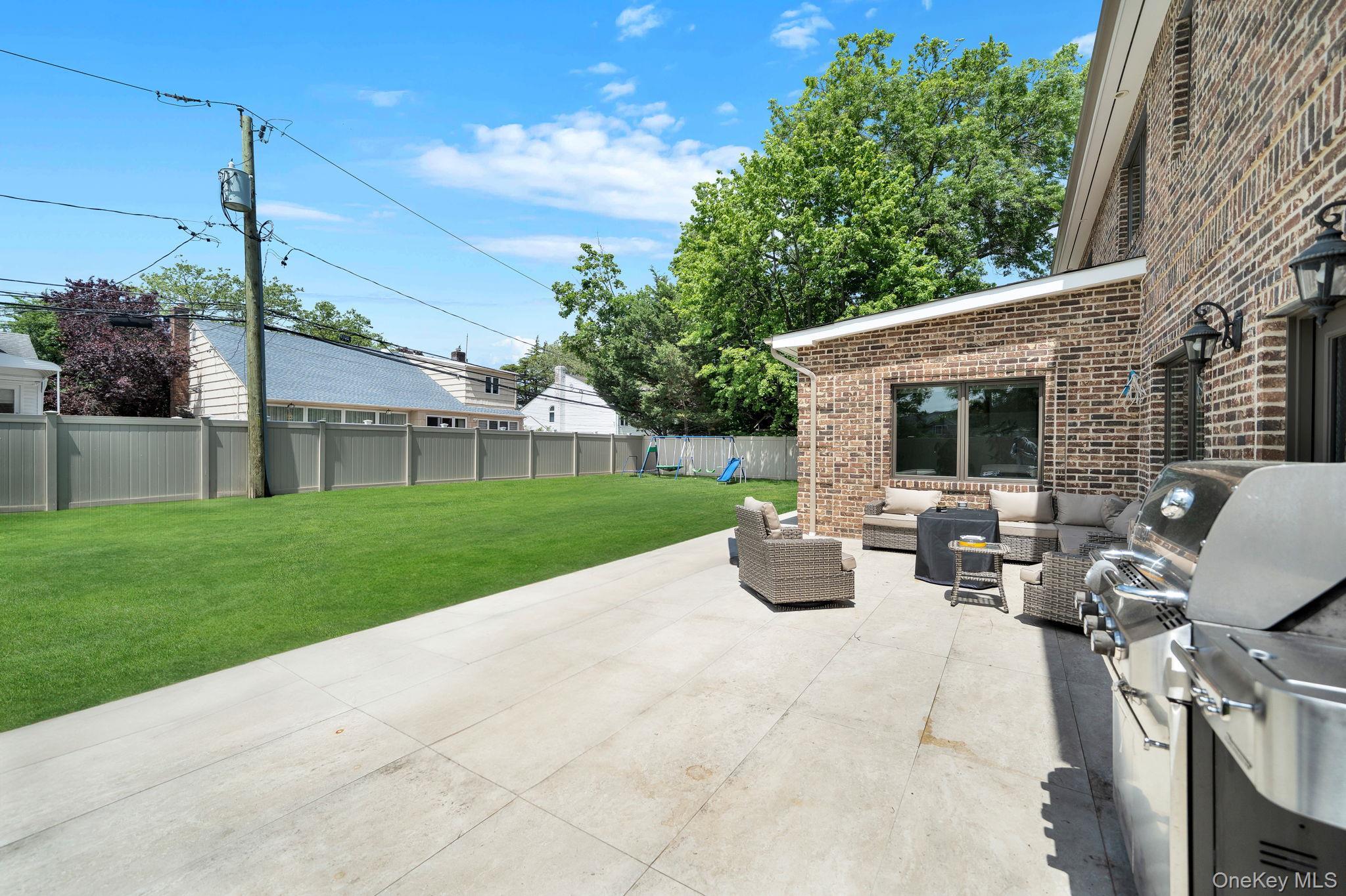 Single Family Oakleigh Road  Nassau County, NY 11581, MLS-1006292-35