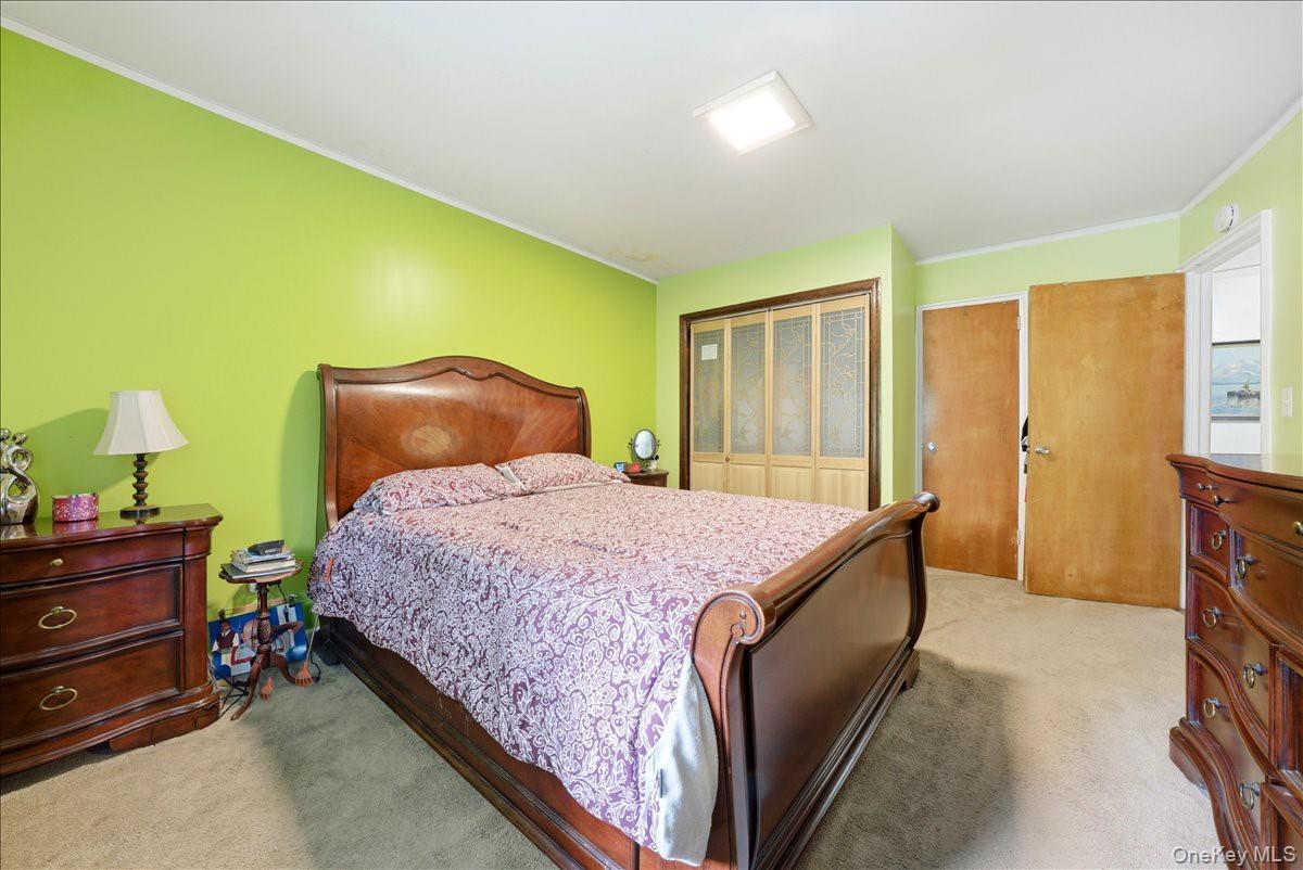 Single Family Richardson Avenue Bronx, NY 10470, MLS-1006309-10