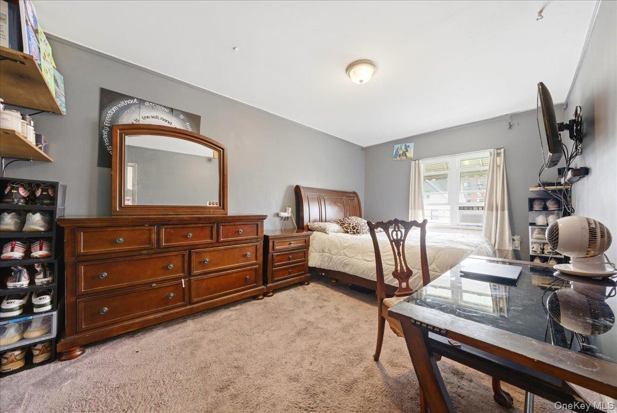 Single Family Richardson Avenue Bronx, NY 10470, MLS-1006309-12