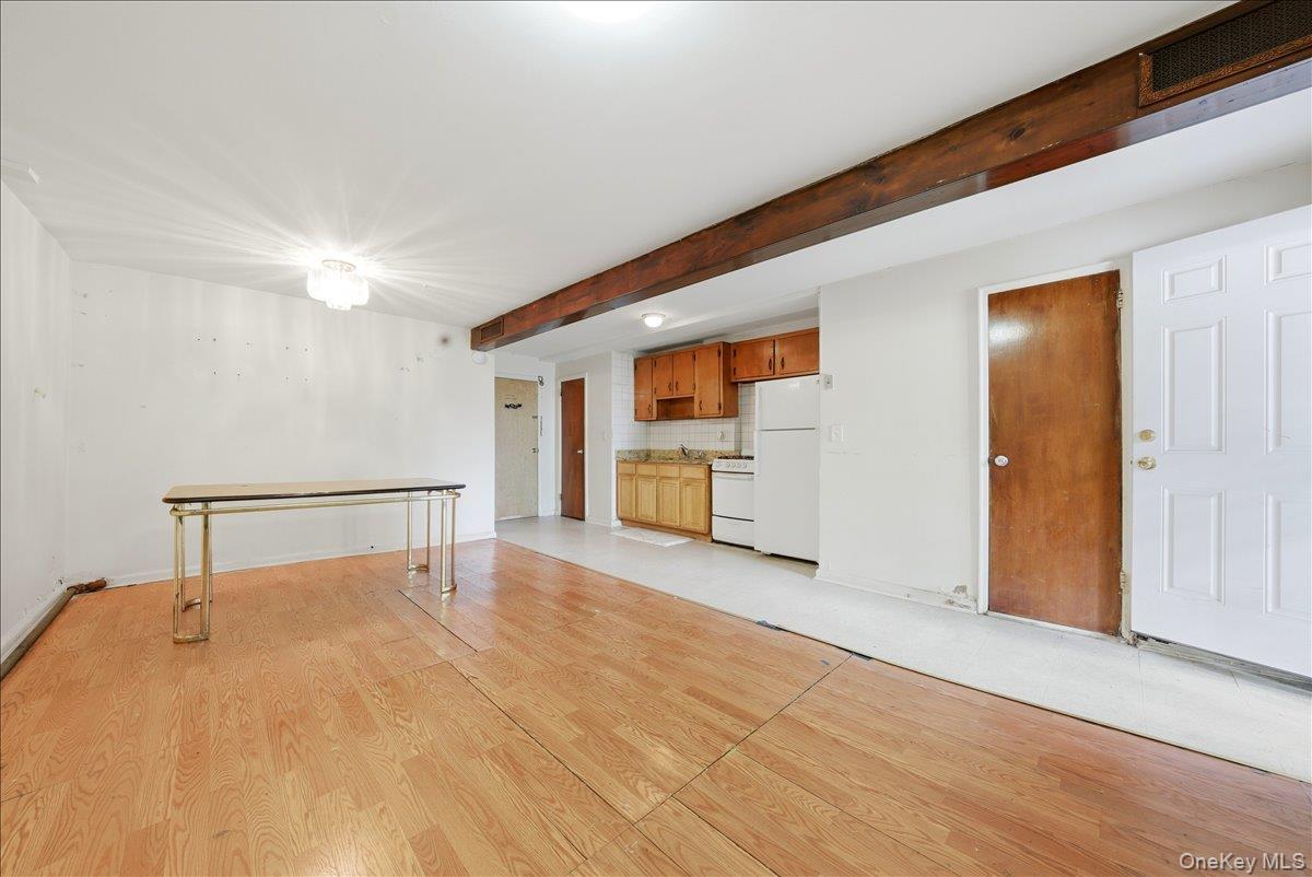Single Family Richardson Avenue Bronx, NY 10470, MLS-1006309-18