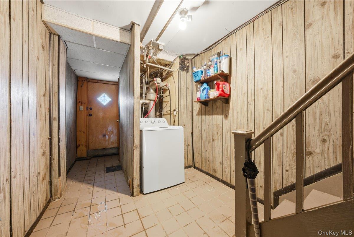 Single Family Richardson Avenue Bronx, NY 10470, MLS-1006309-22