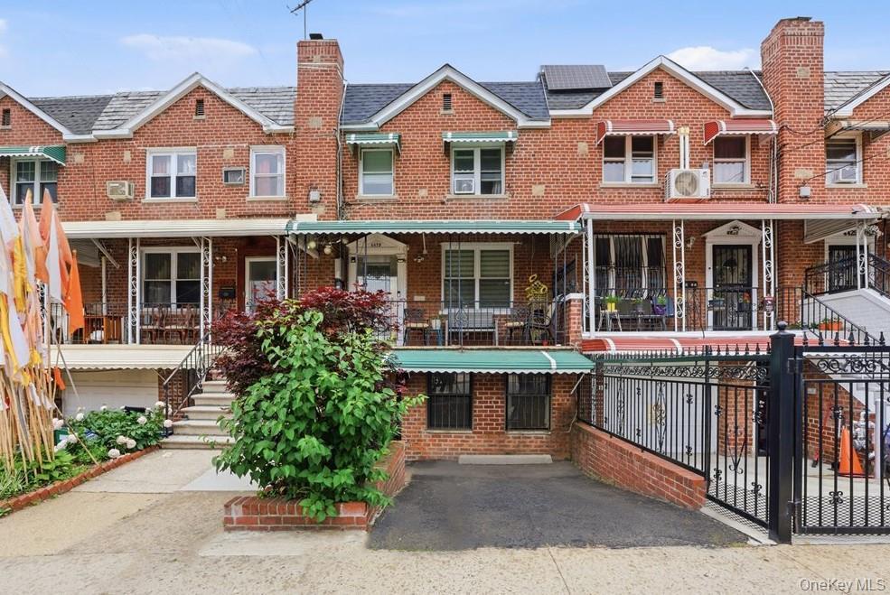 Single Family Richardson Avenue Bronx, NY 10470, MLS-1006309-23