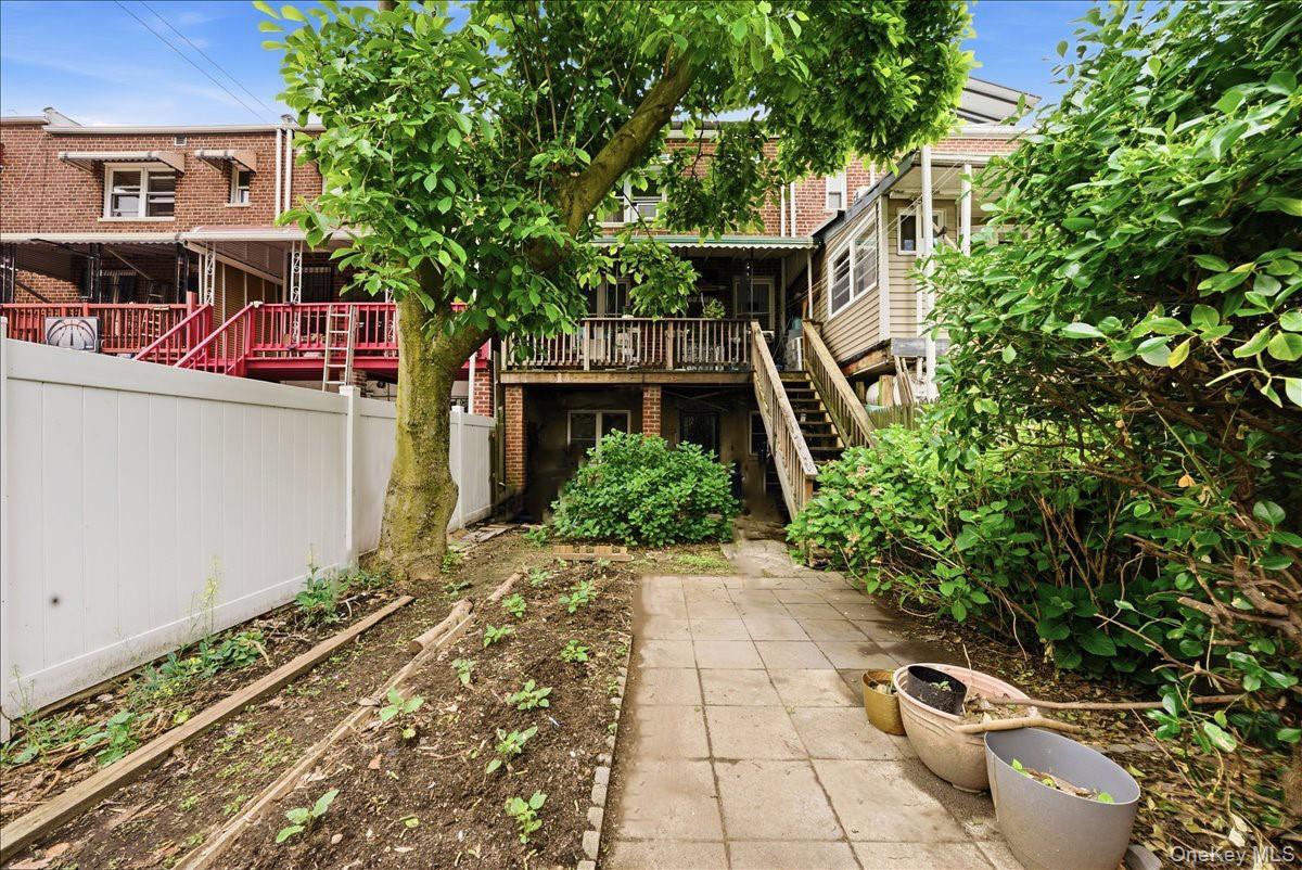 Single Family Richardson Avenue Bronx, NY 10470, MLS-1006309-26