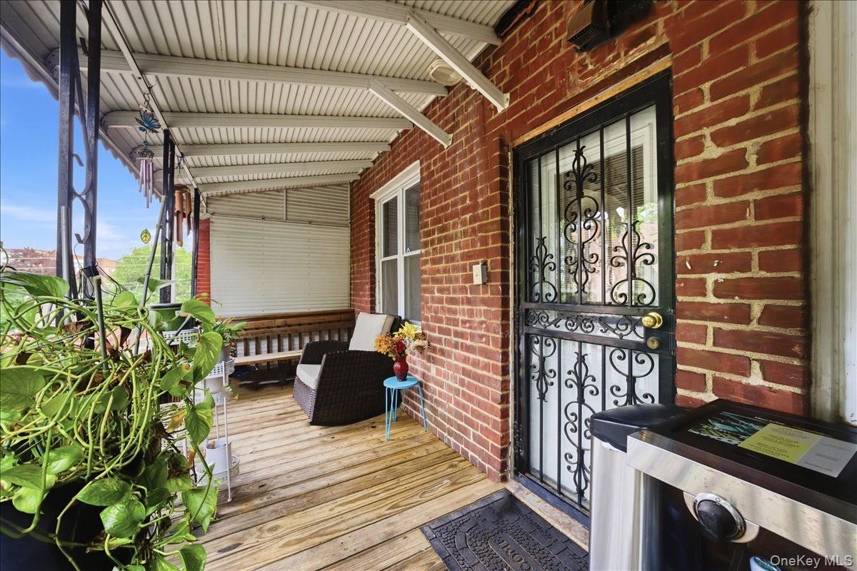 Single Family Richardson Avenue Bronx, NY 10470, MLS-1006309-27