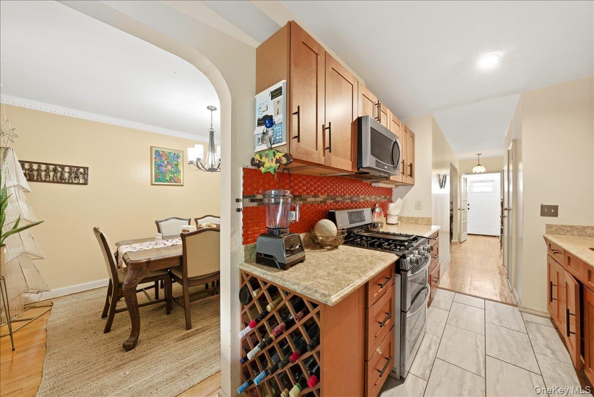 Single Family Richardson Avenue Bronx, NY 10470, MLS-1006309-5