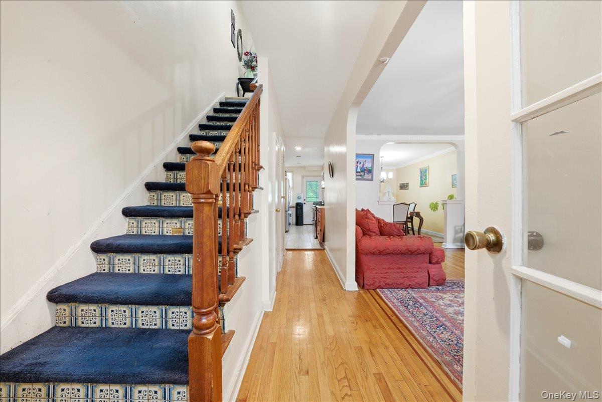 Single Family Richardson Avenue Bronx, NY 10470, MLS-1006309-8