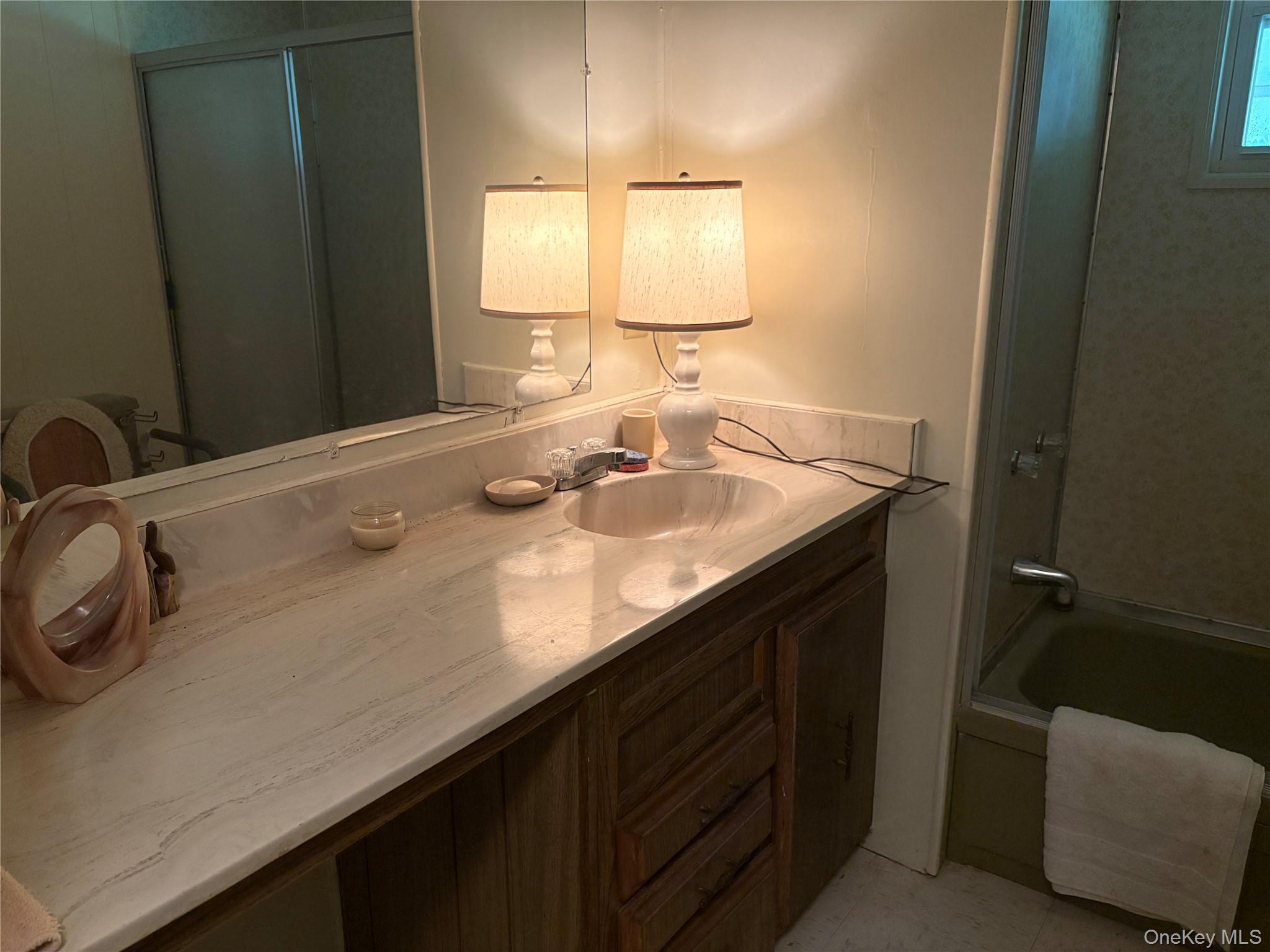 Single Family Riverleigh Ave  Suffolk County, NY 11901, MLS-1006319-6