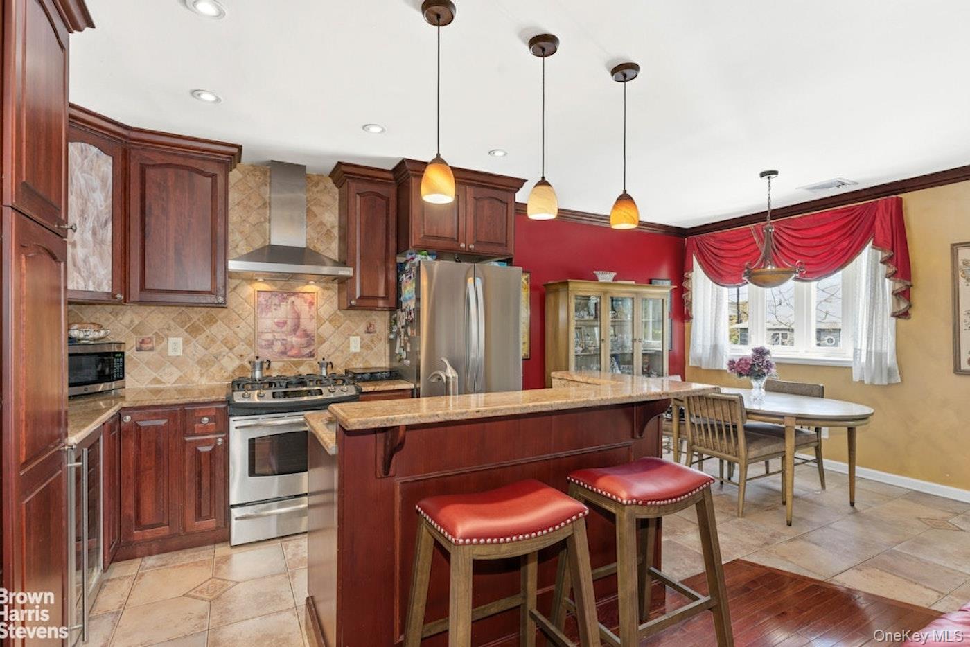 Single Family 150th Street  Queens, NY 11357, MLS-1006342-2