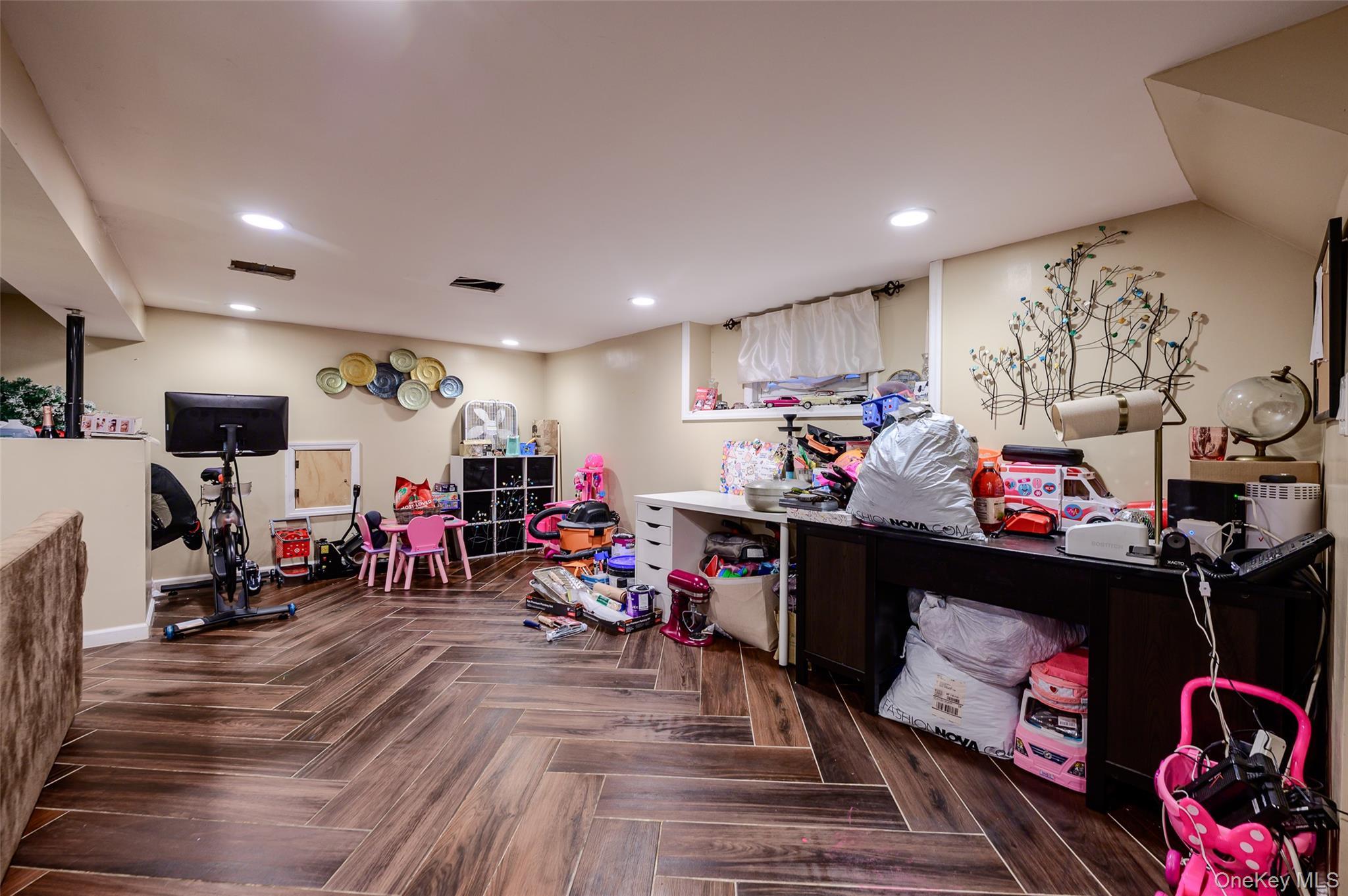 Single Family N Montgomery Street Nassau County, NY 11580, MLS-1006366-14