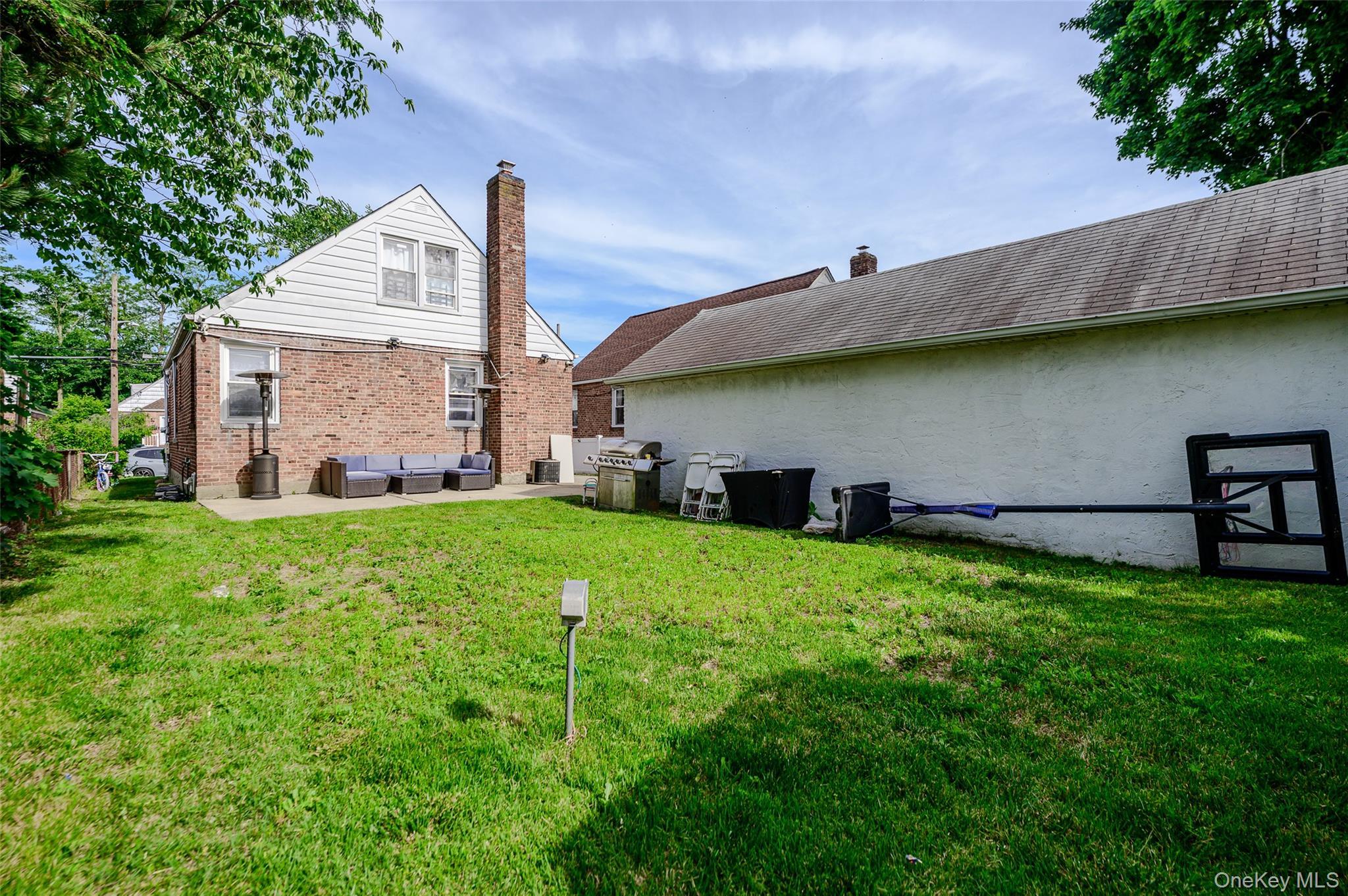 Single Family N Montgomery Street Nassau County, NY 11580, MLS-1006366-16