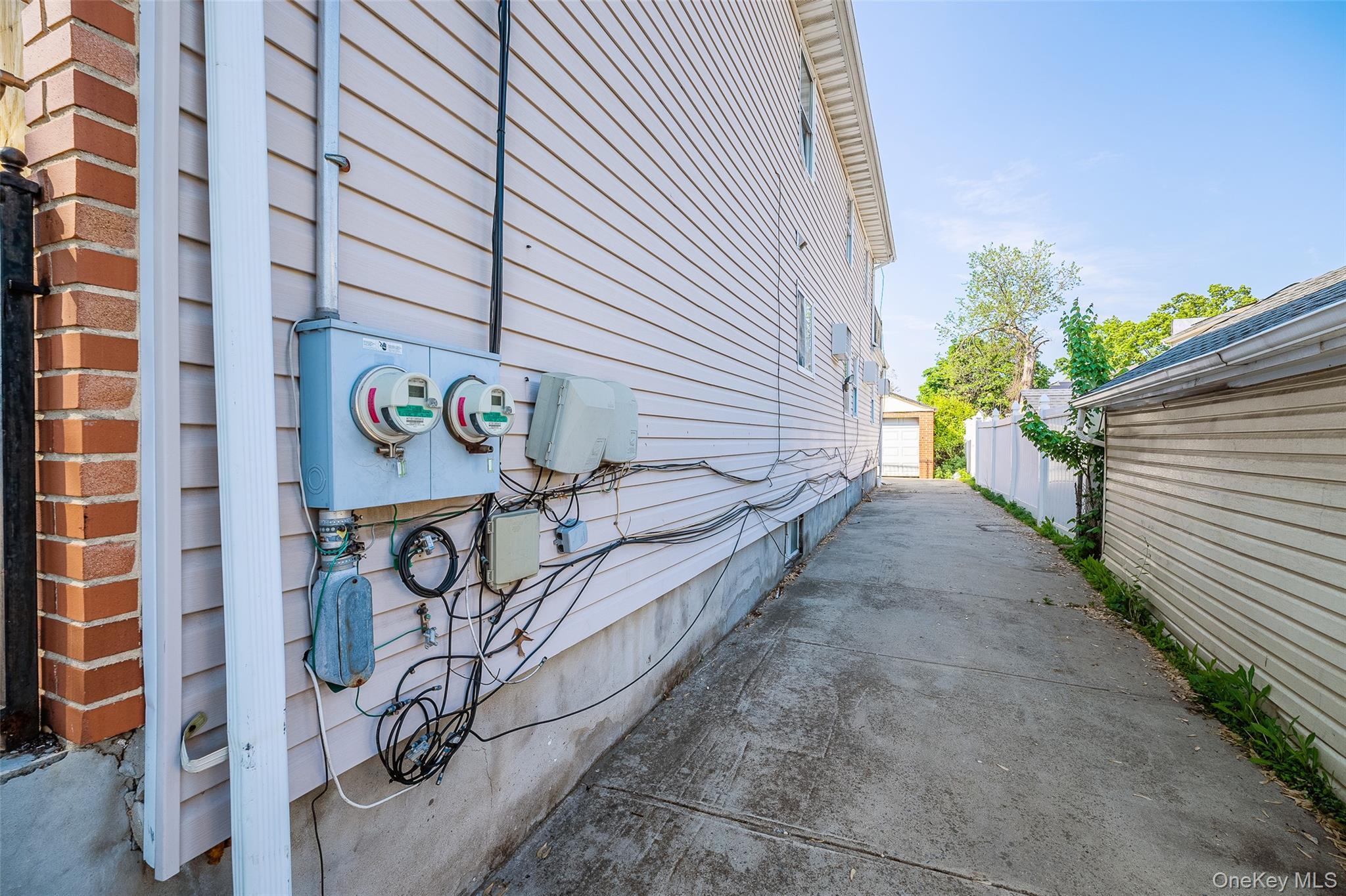 Single Family 144th Avenue Queens, NY 11413, MLS-1006394-10