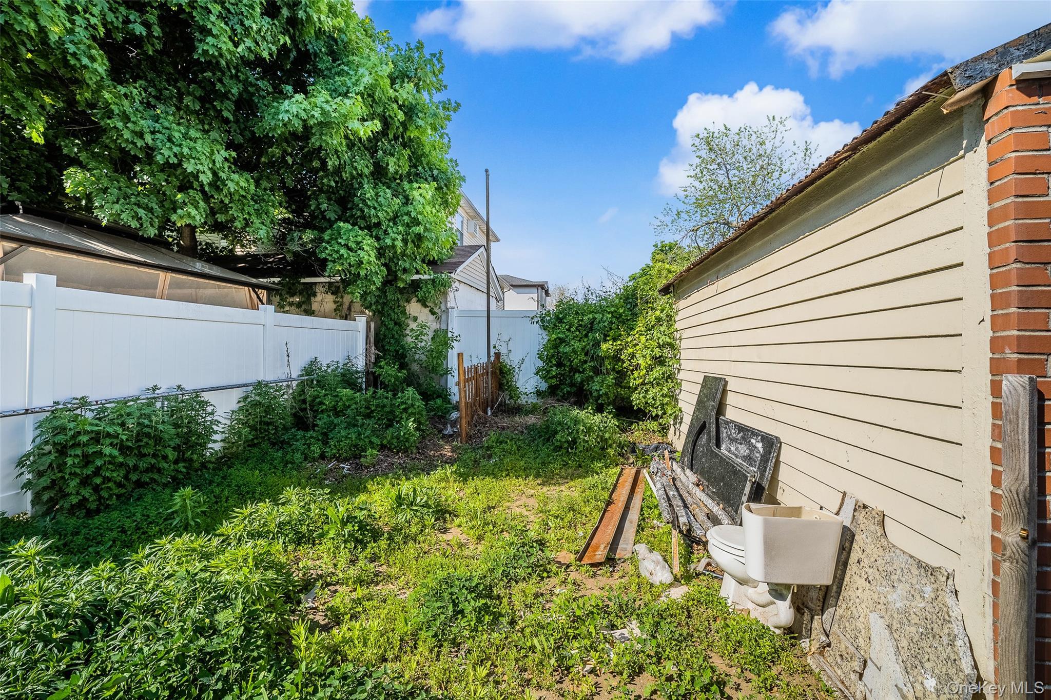 Single Family 144th Avenue Queens, NY 11413, MLS-1006394-12