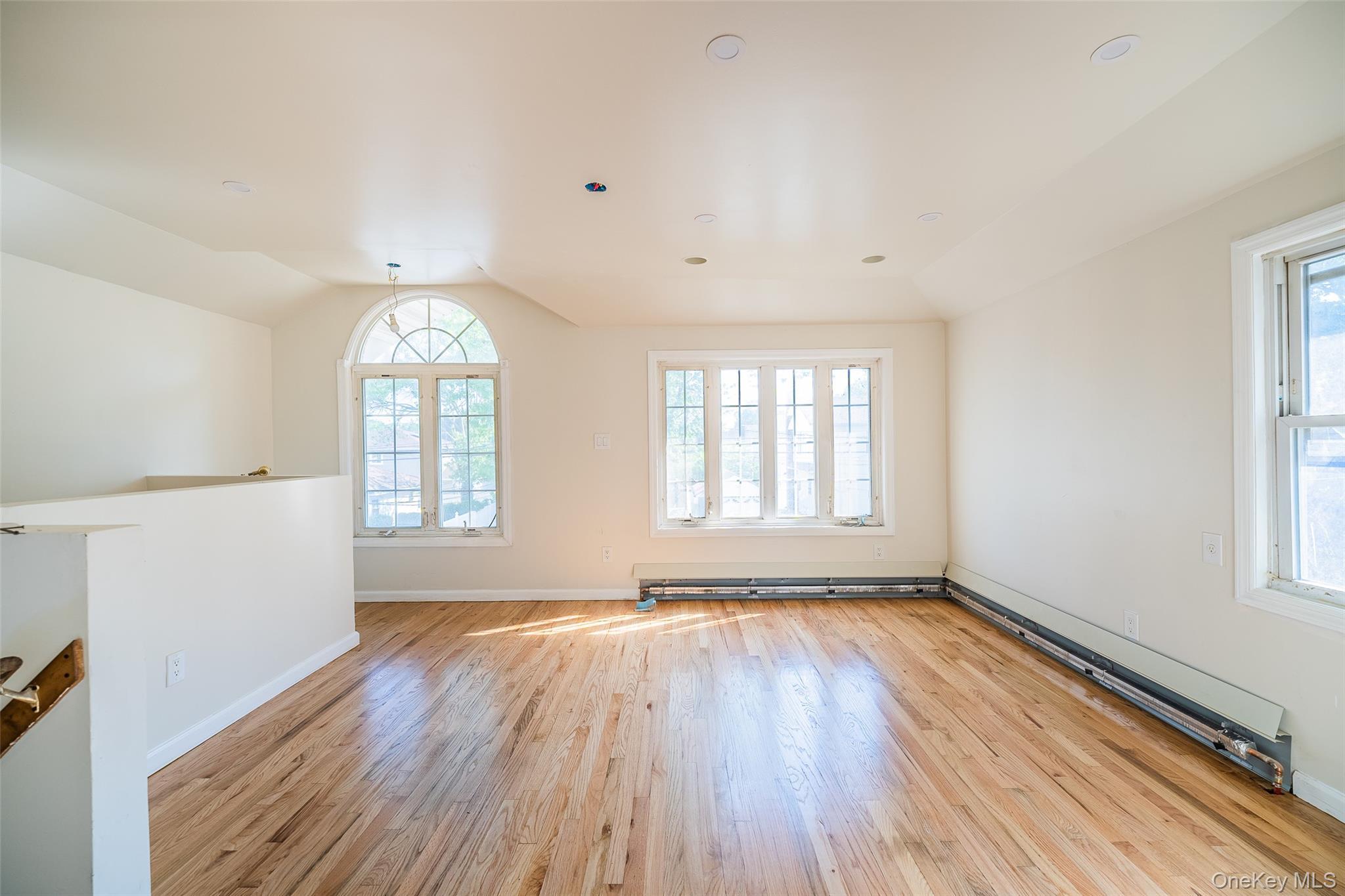 Single Family 144th Avenue Queens, NY 11413, MLS-1006394-16