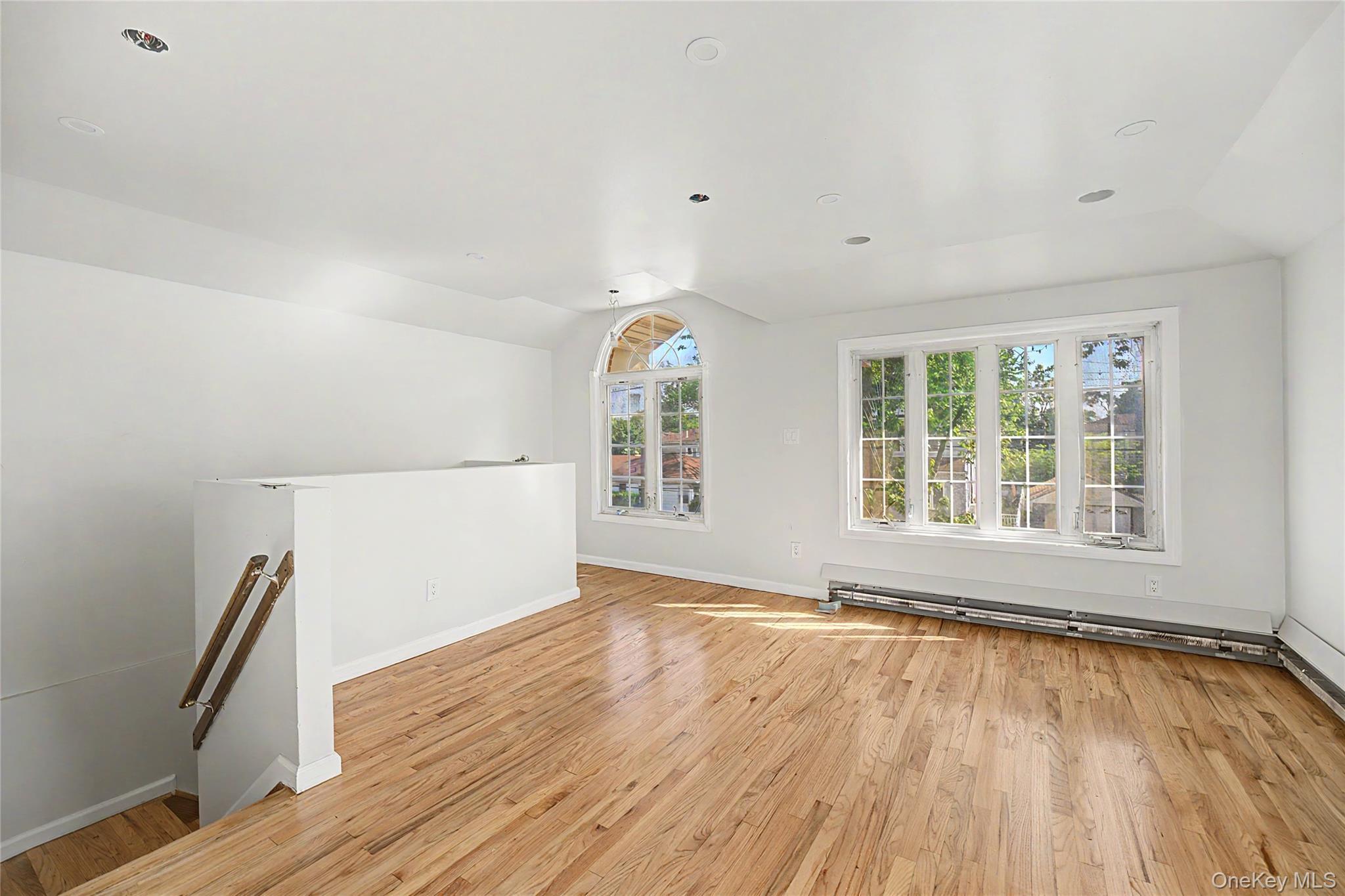Single Family 144th Avenue Queens, NY 11413, MLS-1006394-17