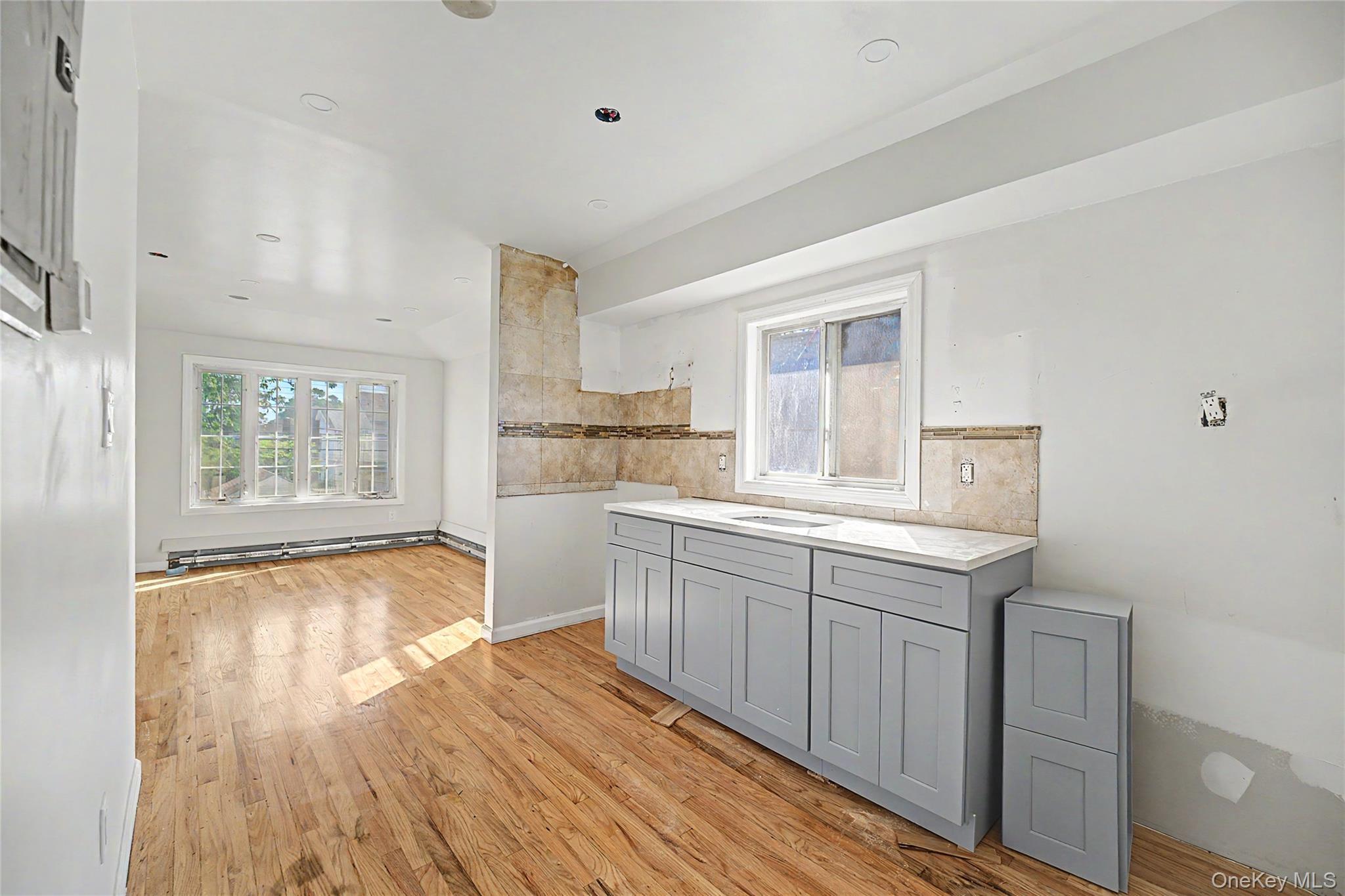 Single Family 144th Avenue Queens, NY 11413, MLS-1006394-20