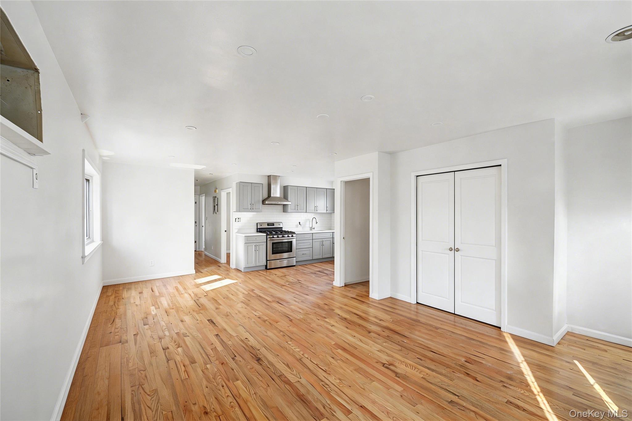 Single Family 144th Avenue Queens, NY 11413, MLS-1006394-31