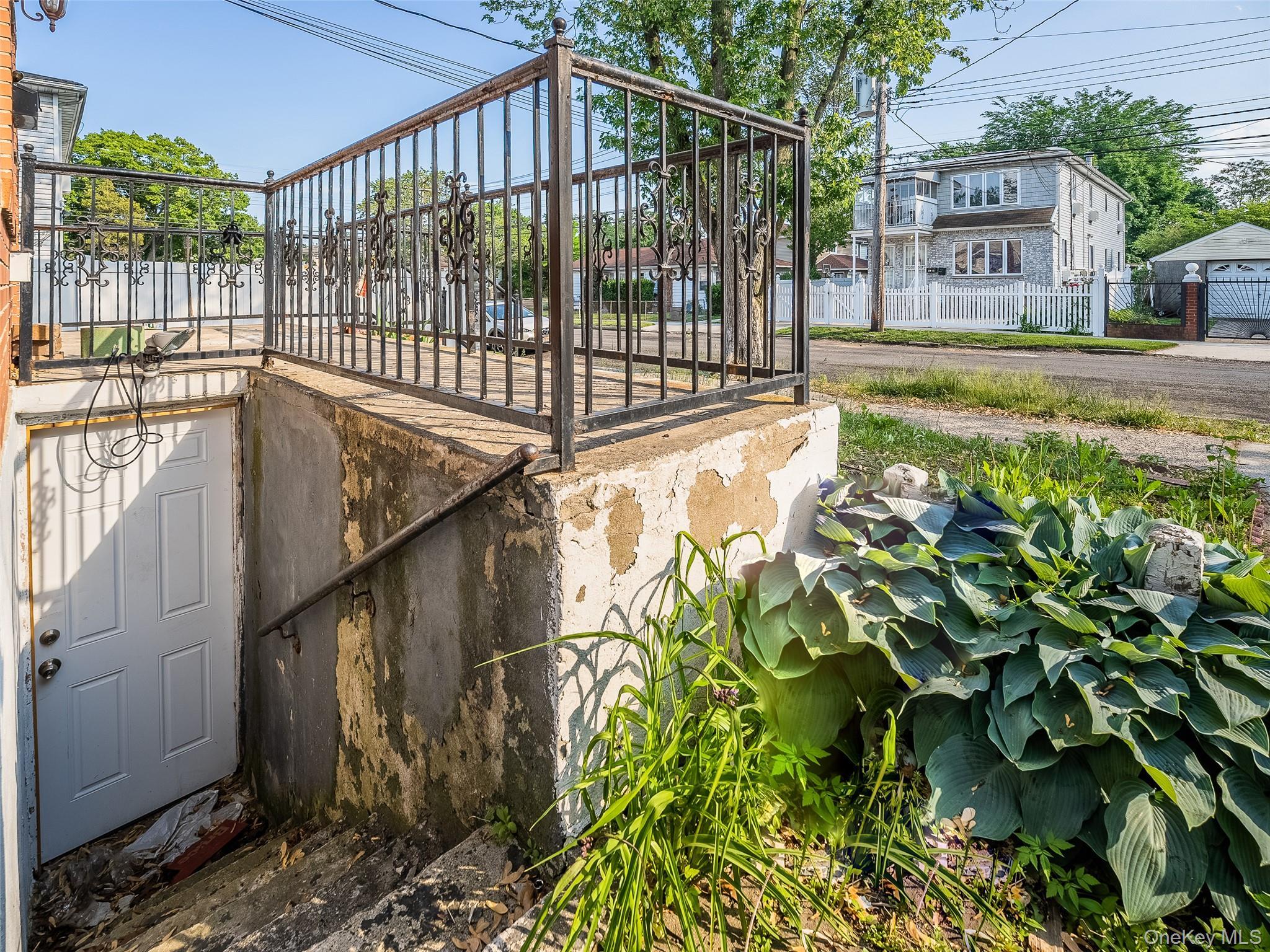 Single Family 144th Avenue  Queens, NY 11413, MLS-1006394-37