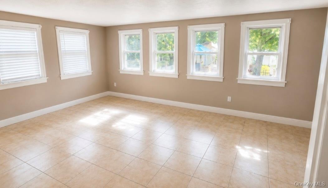 Single Family Crestwood Boulevard Dutchess County, NY 12603, MLS-1006478-11