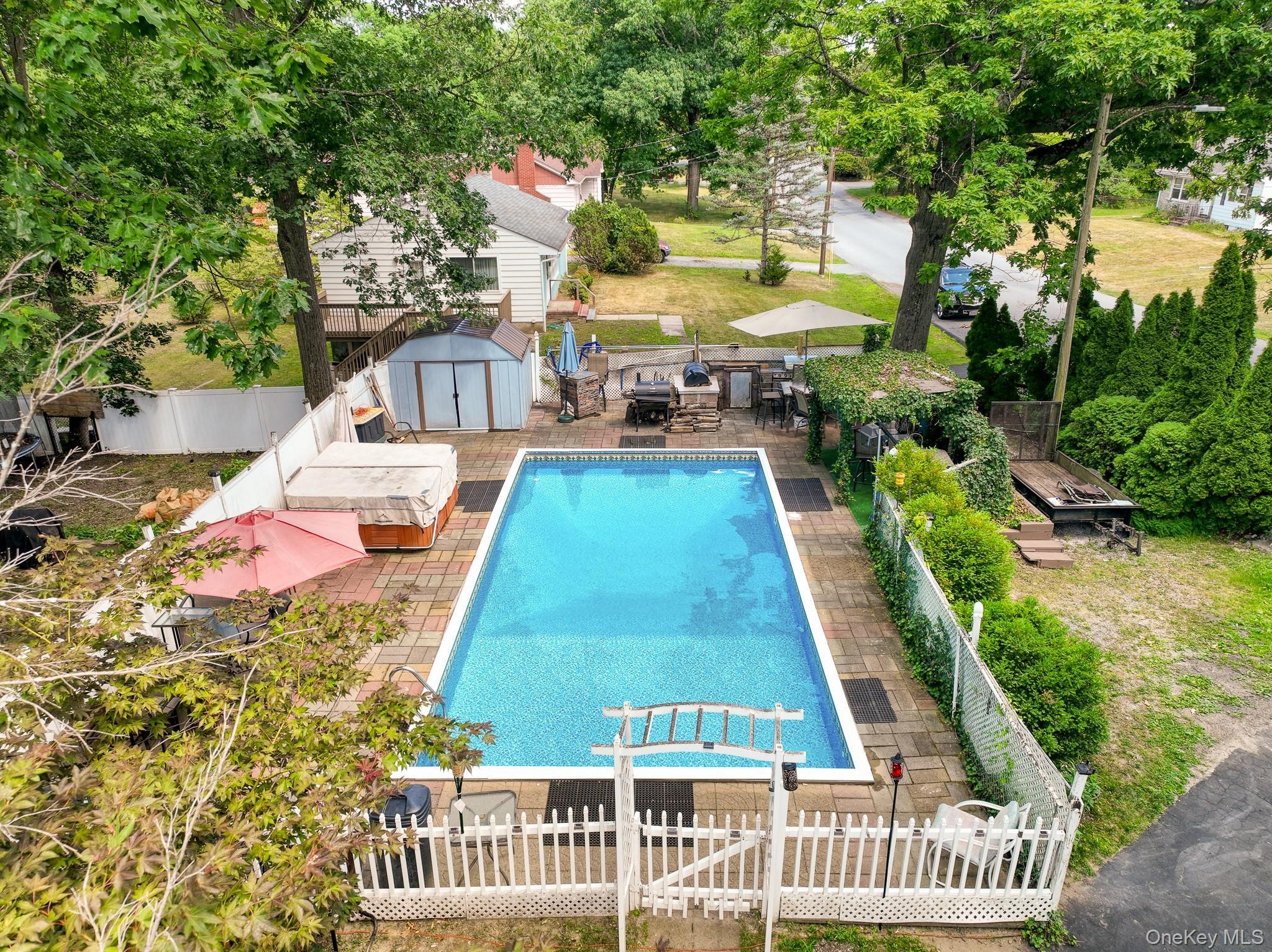 Single Family Crestwood Boulevard Dutchess County, NY 12603, MLS-1006478-33