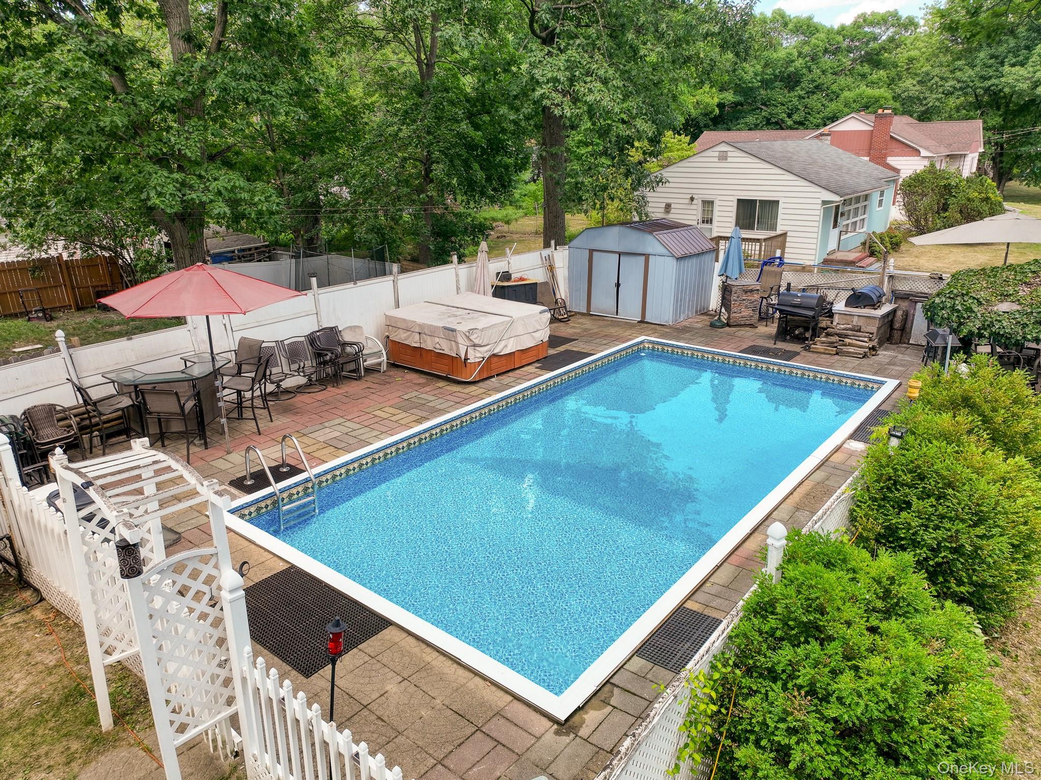 Single Family Crestwood Boulevard Dutchess County, NY 12603, MLS-1006478-34