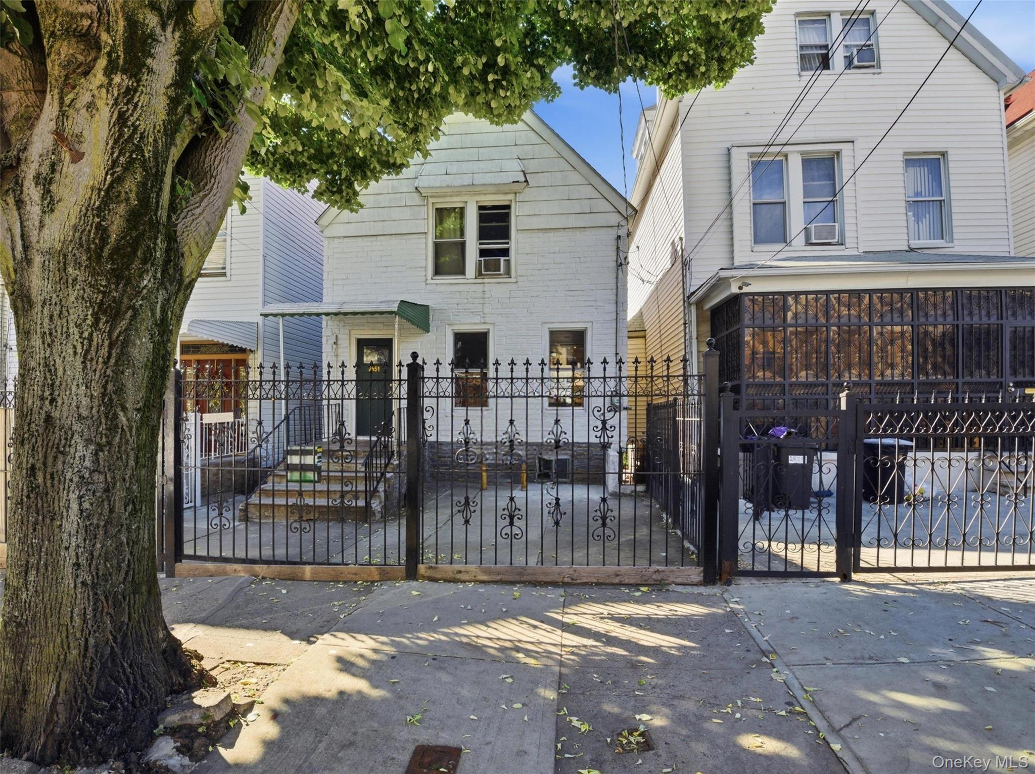 Single Family Briggs  Bronx, NY 10458, MLS-1006548-2