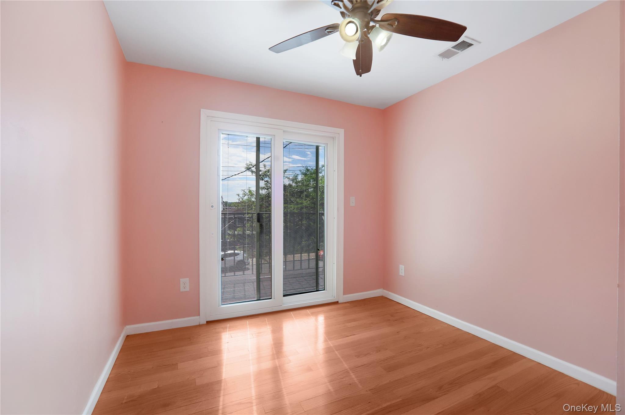 Single Family Bionia Staten Island, NY 10305, MLS-1006551-8