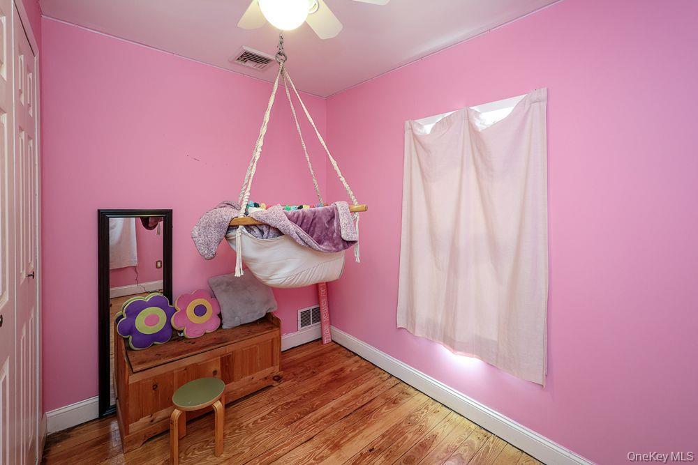 Single Family Summers Street Nassau County, NY 11771, MLS-1006593-13