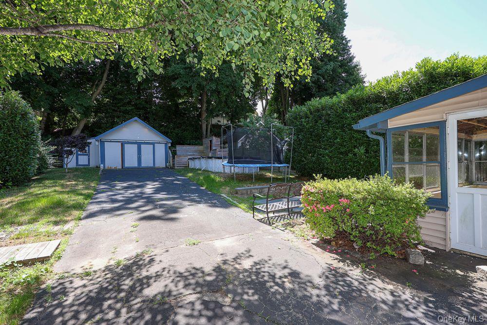 Single Family Summers Street Nassau County, NY 11771, MLS-1006593-15