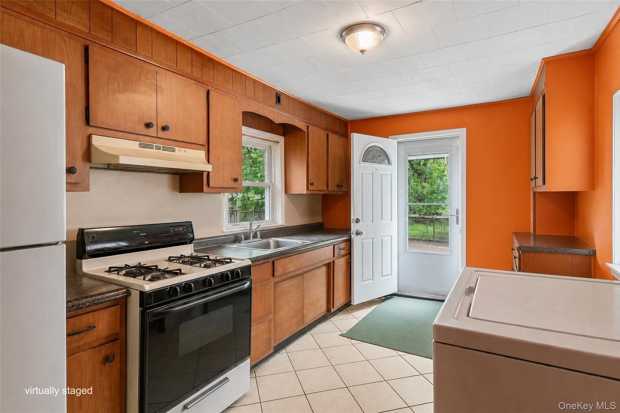 Single Family Targee Street Staten Island, NY 10304, MLS-1006597-15
